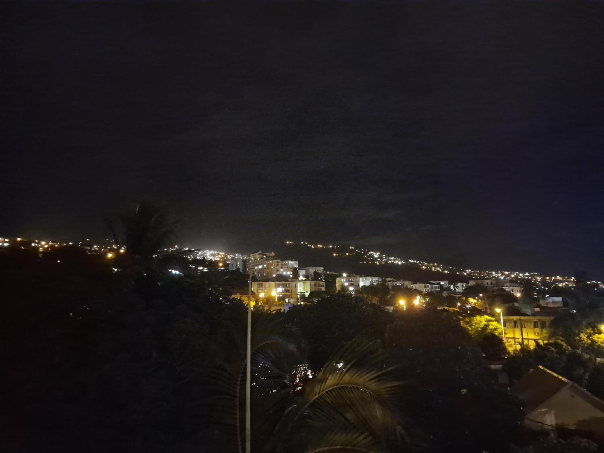 Mont-Vert Exotique - Calme - Vue Et Parking Saint Pierre Exterior photo
